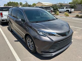Used 2023 Toyota Sienna LE FWD video 2