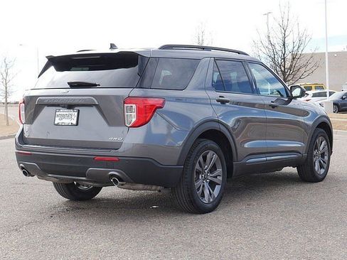 Used 2023 Ford Explorer XLT w/ Equipment Group 202A image 5