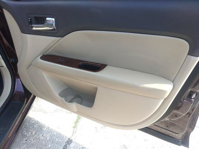 Used 2012 Ford Fusion SEL FWD image 17