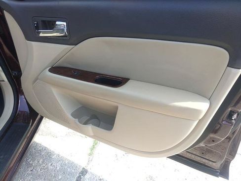 Used 2012 Ford Fusion SEL FWD image 17