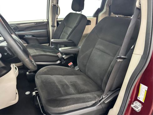 Used 2019 Dodge Grand Caravan SE image 13