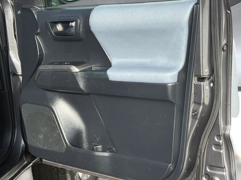 Used 2018 Toyota Tacoma SR5 image 29