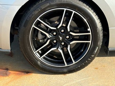 Used 2022 Ford Mustang Premium RWD image 9