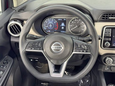 Used 2022 Nissan Versa SV w/ Electronics Package image 17