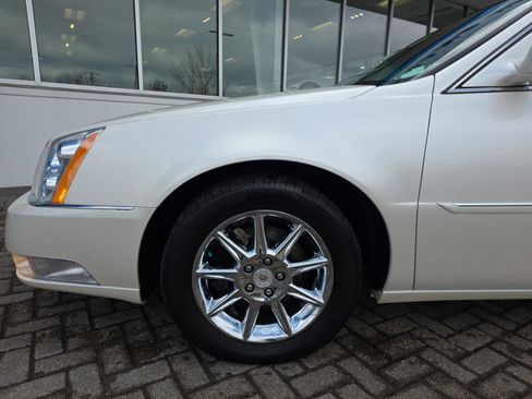 Used 2011 Cadillac DTS Luxury image 10