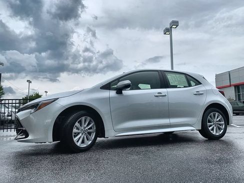Used 2025 Toyota Corolla SE FWD image 5