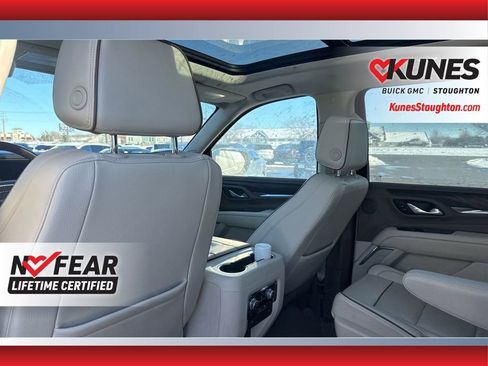 Used 2023 GMC Yukon XL Denali image 19