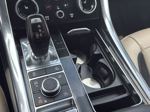Used 2019 Land Rover Range Rover Sport Supercharged AWD/4WD image 26