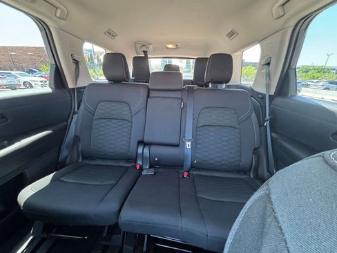 Used 2025 Nissan Pathfinder SV FWD image 40