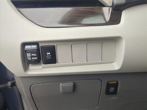 Certified 2019 Toyota Sienna XLE FWD image 14