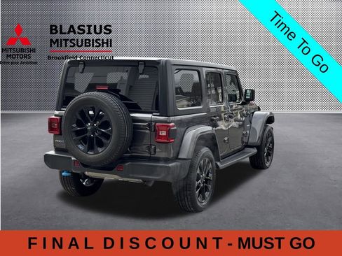 Used 2023 Jeep Wrangler Unlimited Sahara w/ Cold Weather Group AWD/4WD image 8