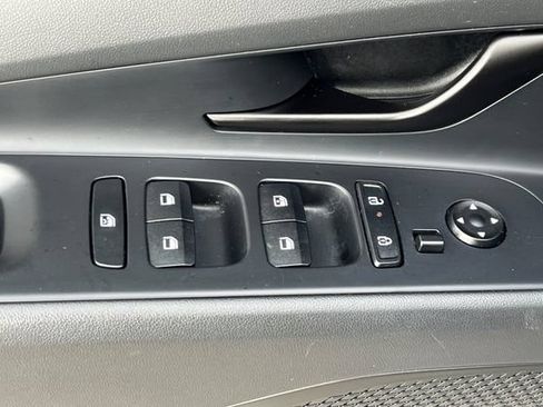 Certified 2025 Hyundai Elantra SEL FWD image 14