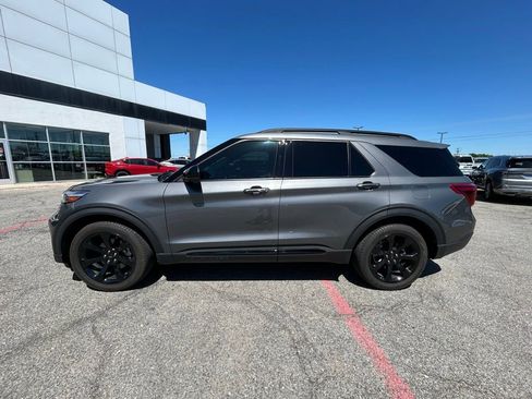 Used 2023 Ford Explorer ST-Line w/ Class IV Trailer Tow Package RWD image 2