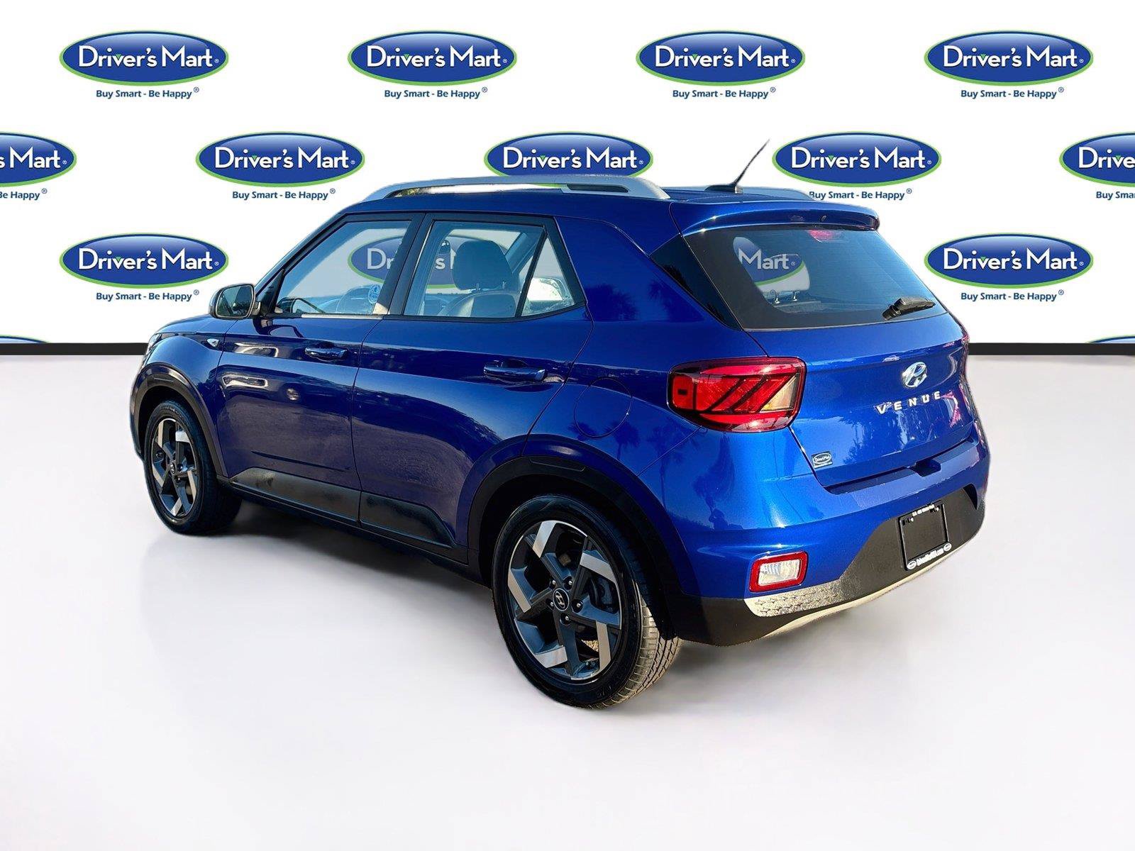 Used 2023 Hyundai Venue Limited FWD image 5