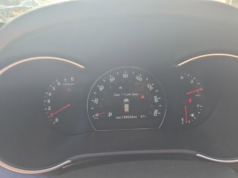 Used 2014 Kia Sorento SX w/ 3rd Row Package image 8