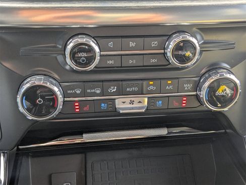 Used 2022 Ford F150 Lariat image 23