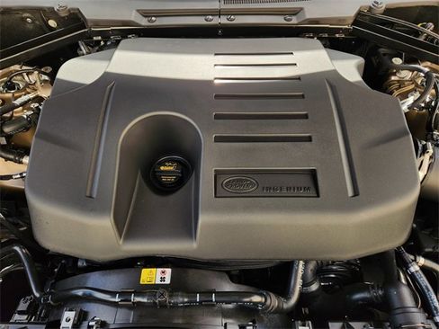 New 2026 Land Rover Defender 110 X-Dynamic SE image 21