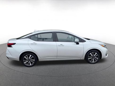 Used 2025 Nissan Versa SV FWD image 16