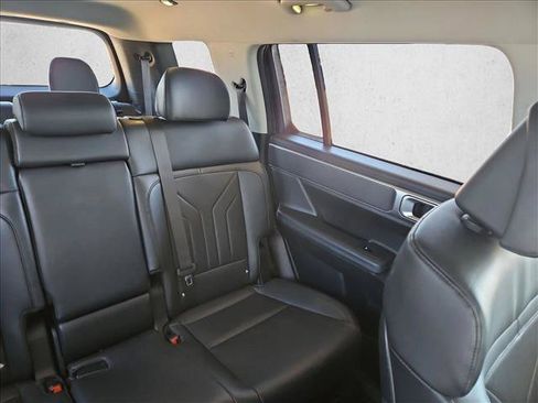 Used 2024 Hyundai Santa Fe SEL FWD image 7