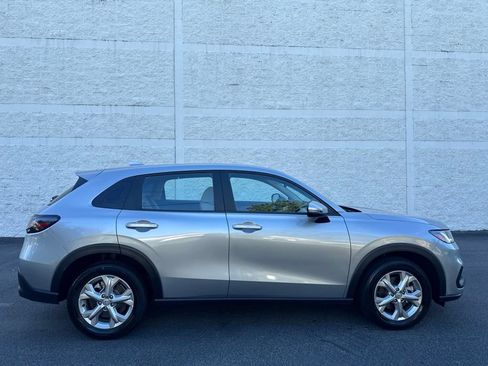 Certified 2023 Honda HR-V LX image 3