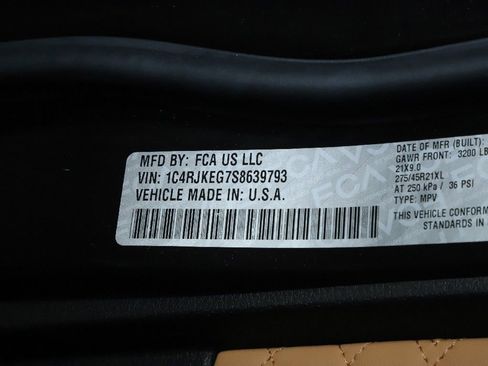 Used 2025 Jeep Grand Cherokee L Summit w/ Advanced Protech Group IV AWD/4WD image 25