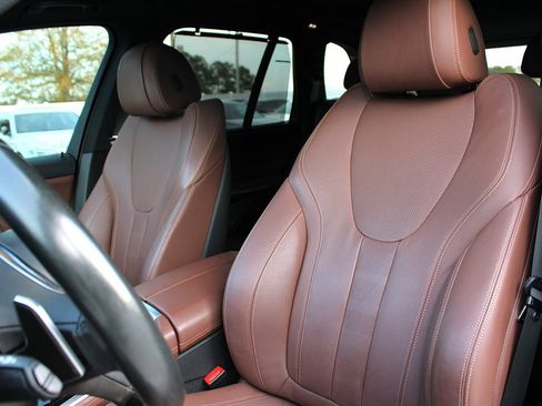 Used 2019 BMW X5 xDrive40i w/ M Sport Package image 23