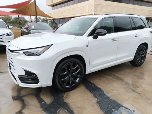 Certified 2026 Lexus TX 500h AWD w/ Technology Package image 3