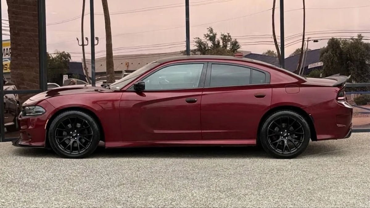 Used 2019 Dodge Charger R/T w/ Blacktop Package RWD image 4