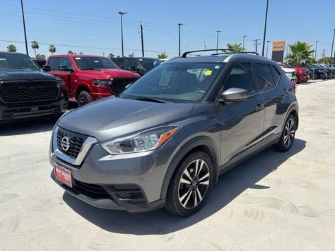 Used 2020 Nissan Kicks SV w/ Exterior Package FWD image 2