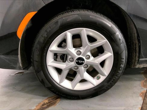 Used 2025 Kia Soul LX w/ LX Technology Package FWD image 9
