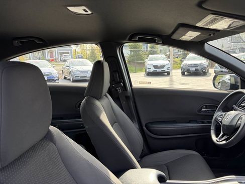 Used 2019 Honda HR-V Sport image 29