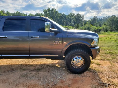 Used 2017 RAM 3500 Laramie Longhorn AWD/4WD image 12