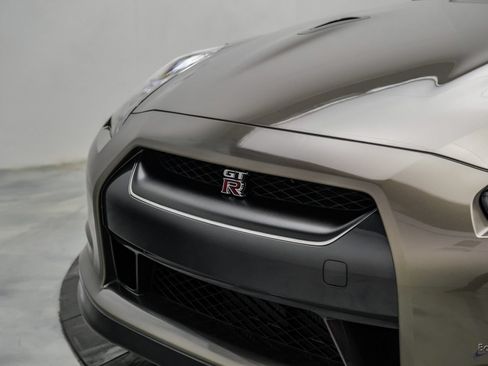 Used 2009 Nissan GT-R Premium AWD/4WD image 40