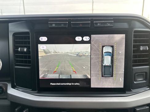 Used 2023 Ford F250 XLT w/ XLT Premium Package image 12