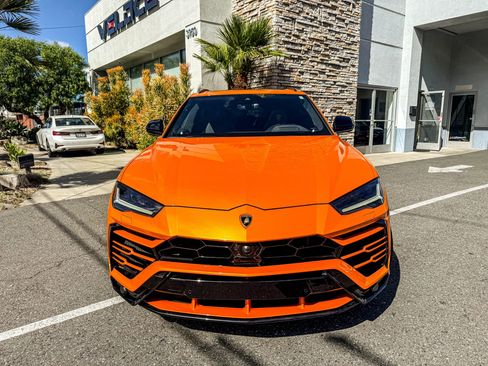 Used 2021 Lamborghini Urus AWD/4WD image 9