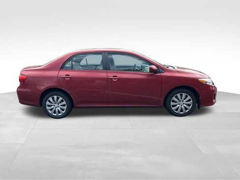 Used 2012 Toyota Corolla LE FWD image 6