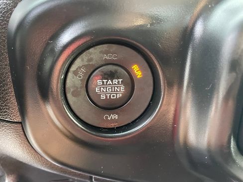 Used 2021 Jeep Gladiator Overland AWD/4WD image 8