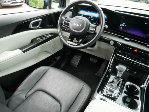 Used 2024 Kia Carnival SX FWD image 9