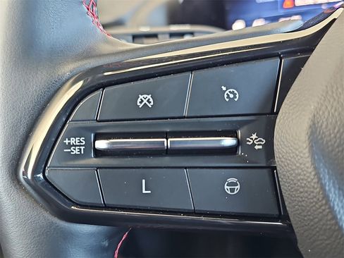 Certified 2024 Chevrolet Traverse RS w/ LPO, Floor Liner Package image 18