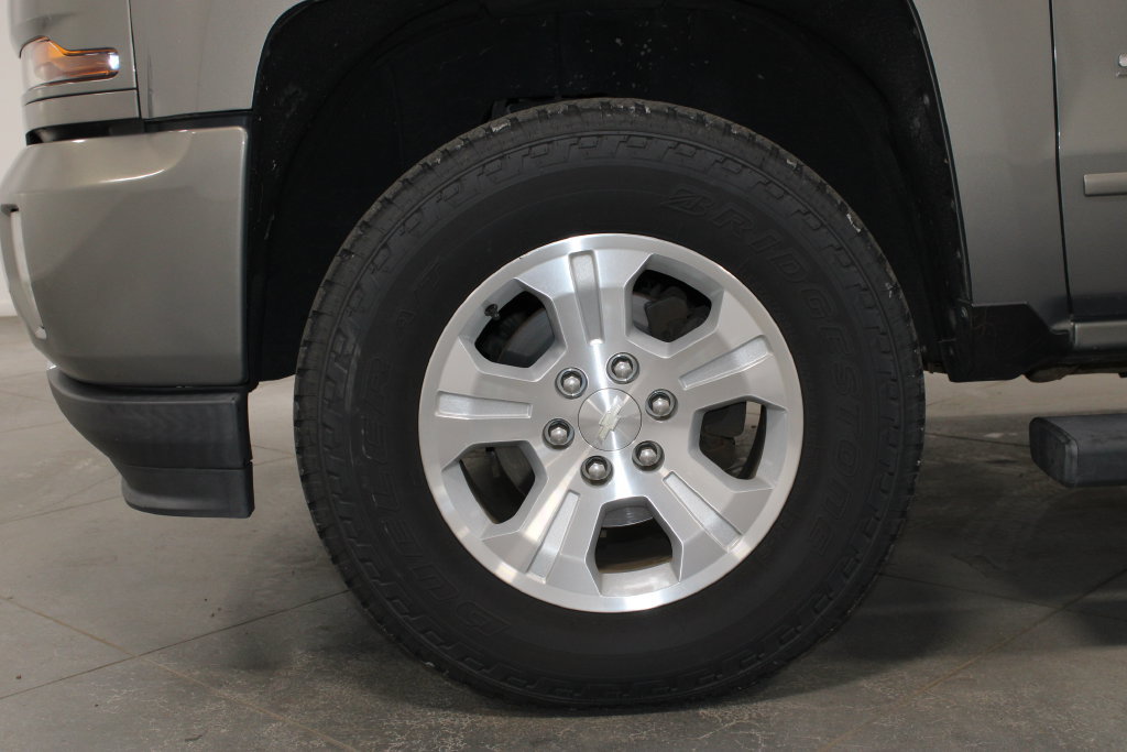 Used 2017 Chevrolet Silverado 1500 LT w/ All Star Edition AWD/4WD image 39