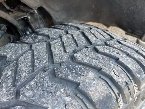 Used 2019 GMC Yukon SLT image 4