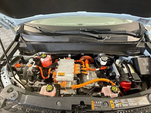Used 2022 Chevrolet Bolt EUV Premier FWD image 32