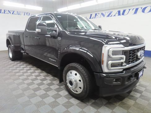 Used 2025 Ford F450 Platinum image 3