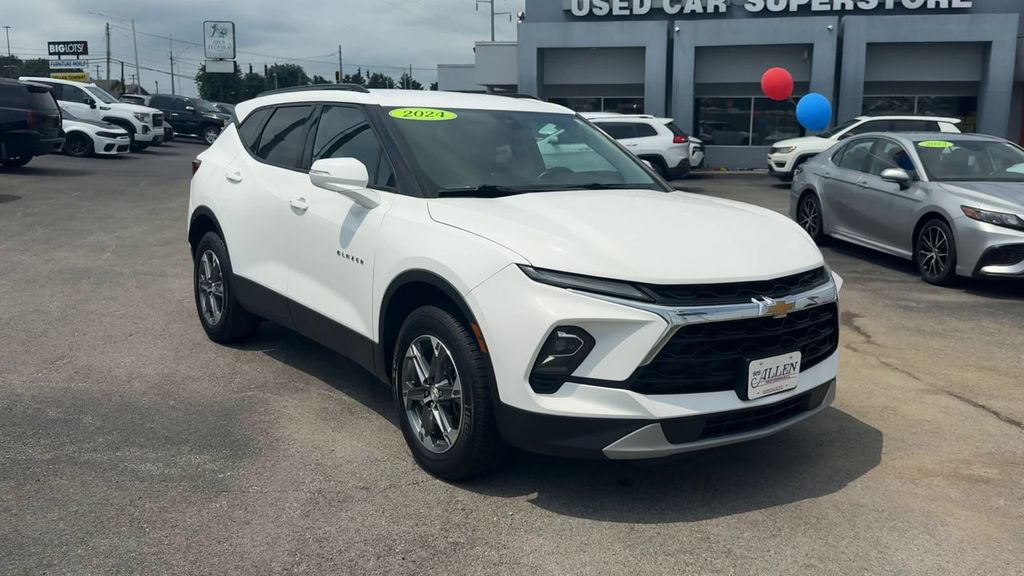 Used 2024 Chevrolet Blazer LT FWD image 9