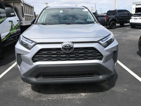 Used 2025 Toyota RAV4 LE AWD/4WD image 8