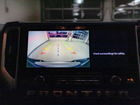 Used 2025 Nissan Frontier SV w/ SV Convenience Package image 15