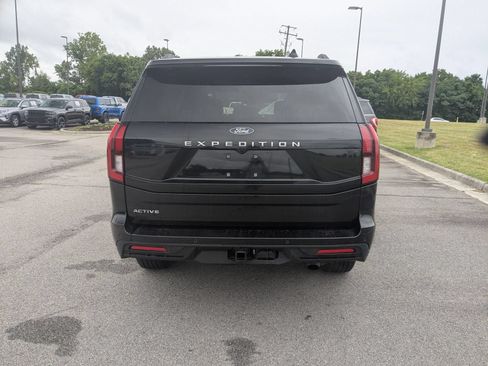 Used 2025 Ford Expedition Active RWD image 4