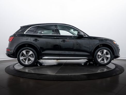 Certified 2023 Audi Q5 2.0T Premium w/ Convenience Package image 3
