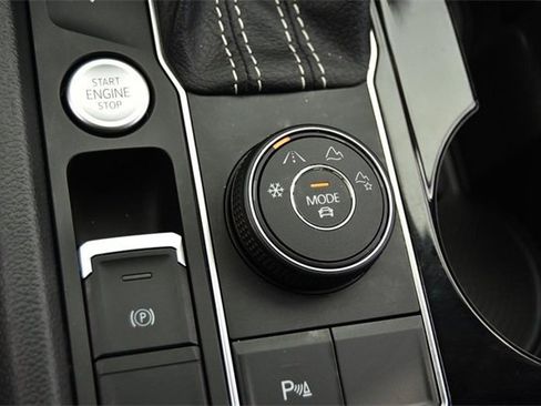 Certified 2022 Volkswagen Atlas SE image 15