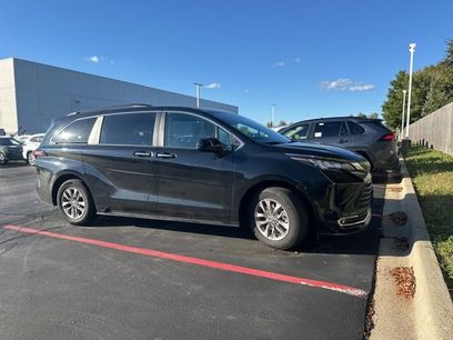 Certified 2022 Toyota Sienna XLE